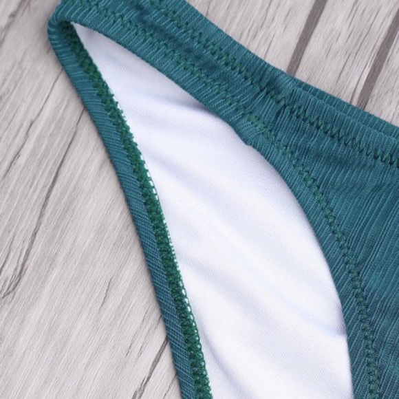 ZAFUL Criss Cross Spaghetti Strap Texture Bikini - Picture 3 of 4